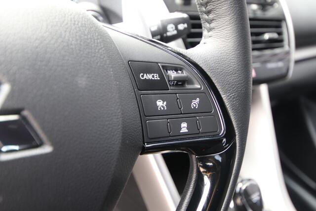 Mitsubishi ECLIPSE Cross 2.4 PHEV Business Executive Trekhaak, NL-AUTO, Adaptive Cruise, LED