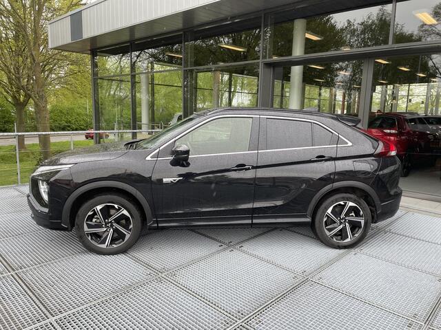 Mitsubishi ECLIPSE Cross 2.4 PHEV Instyle | Fabrieksgarantie tot en met 11-01-2032 | Panoramadak | Leder |