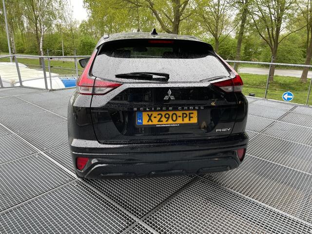Mitsubishi ECLIPSE Cross 2.4 PHEV Instyle | Fabrieksgarantie tot en met 11-01-2032 | Panoramadak | Leder |