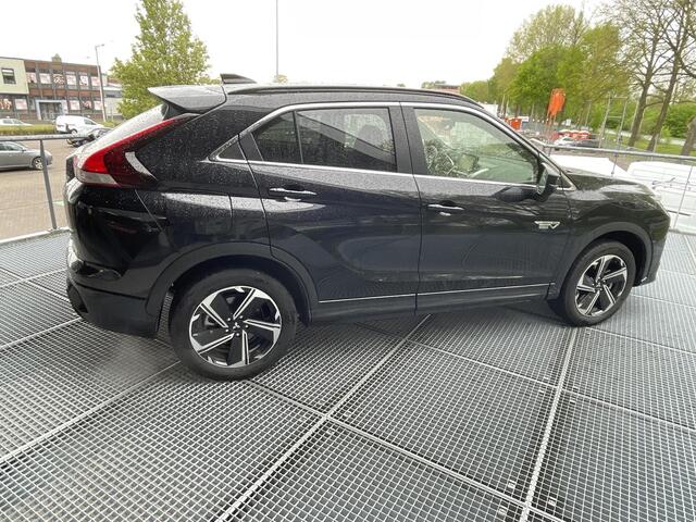 Mitsubishi ECLIPSE Cross 2.4 PHEV Instyle | Fabrieksgarantie tot en met 11-01-2032 | Panoramadak | Leder |
