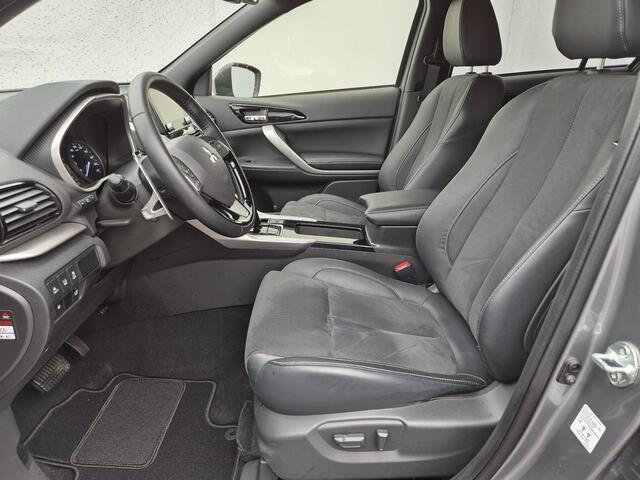 Mitsubishi ECLIPSE Cross 2.4 PHEV Intense+ Automaat / 1500kg Trekgewicht / 8 jaar Fabrieksgarantie vanaf Nieuw / Apple Carplay Android Auto / Navigatie / Achteruitrijcamera / Stoelverwarming / Cruise control /