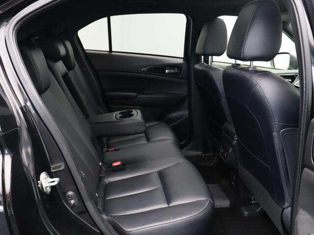 Mitsubishi ECLIPSE Cross 2.4 PHEV Instyle | Panorama dak | Stoelverwarming voor & achter | Lederen bekleding |