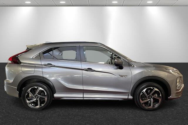 Mitsubishi ECLIPSE Cross 2.4 PHEV Instyle Leer, Panorama dak, dodehoek detectie