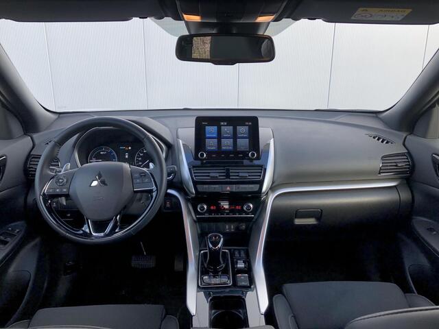 Mitsubishi ECLIPSE Cross 2.4 PHEV Intense+ / 1500KG Trekgewicht / Navigatie / AndroidAuto & AppleCarplay / Achteruitrij Camera / Cruise Control /