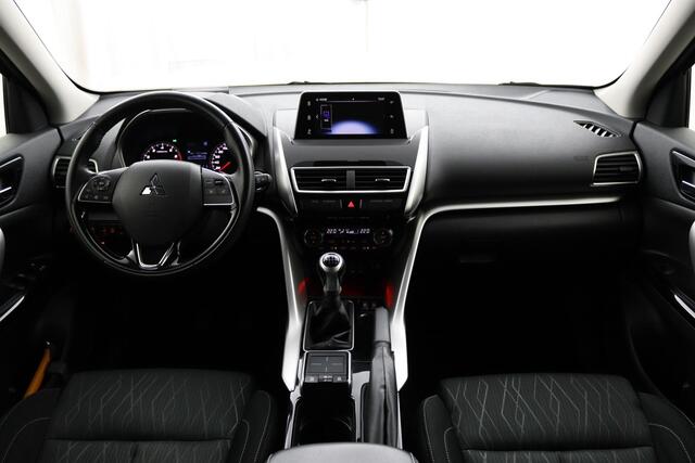 Mitsubishi ECLIPSE Cross 1.5 DI-T First Edition | Deze Occasion is momenteel niet op onze vestiging aanwezig. Voor een bezichtiging kunt u een afspraak maken via de onderstaande contactgegevens: T: 0522-557020 E: bydmeppel@adggroep.nl