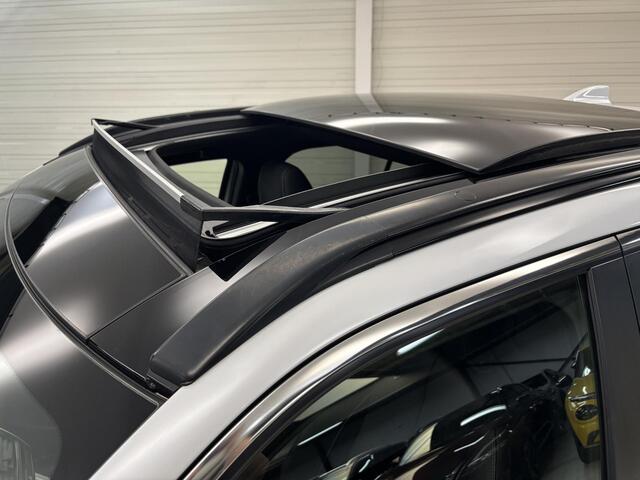 Mitsubishi ECLIPSE Cross 2.4 PHEV Prestige / AUTOMAAT / Trekhaak / Speciale kleur / Voorstoelen, stuurwiel, achterbank verwarmd / Parkeersensoren voor + achter / Navigatiesysteem / Lichtmetalen velgen 18" / Elektrisch glazen panorama-dak / Automatische airco / Achteruitrijc
