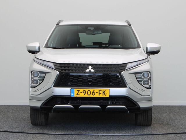 Mitsubishi ECLIPSE Cross 2.4 PHEV Business Executive | Afn. Trekhaak | Achteruitrijcamera | Apple Carplay/Android Auto | 18'' Lichtmetalen Velgen | Stoelverwarming |