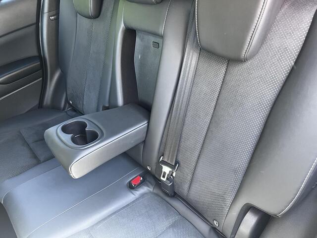 Mitsubishi ECLIPSE Cross 2.4 PHEV Intense+ 4 WD Automaat / Trekgewicht 1.500 kg / Navigatie via Apple Carplay Android / Stoelverwarming / Achteruitrijcamera / 18" LM wielen /