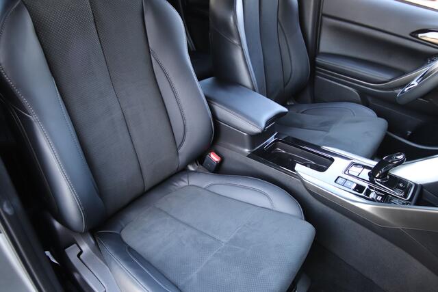 Mitsubishi ECLIPSE Cross 2.4 PHEV Black Edition NL-Auto, Adaptive Cruise, LED, Premium Audio