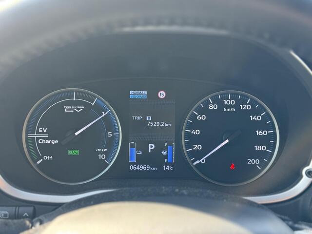 Mitsubishi ECLIPSE Cross 2.4 PHEV Intense+ HUD