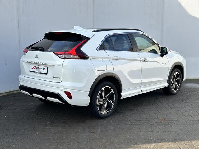 Mitsubishi ECLIPSE Cross 2.4 PHEV Prestige S-AWC 4WD Automaat / Trekgewicht 1.500 kg! / Navigatie / Camera / Stuur-, stoel- en achterbankverwarming /