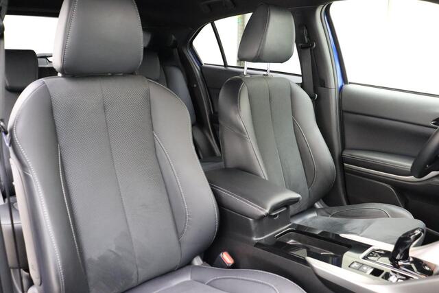 Mitsubishi ECLIPSE Cross 2.4 PHEV Prestige Hybrid Automaat | Navigatie | Trekhaak | Camera | Climate Control | Stoel-Stuurverwarming | Weinig Kilometers