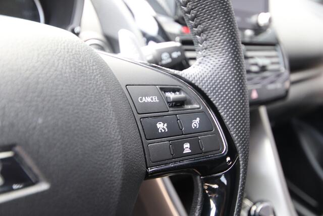 Mitsubishi ECLIPSE Cross 2.4 PHEV Black Edition NL-Auto, Adaptive Cruise, Dealer Onderhouden