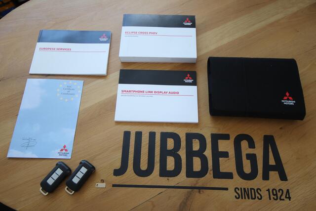 Mitsubishi ECLIPSE Cross 2.4 PHEV Instyle NL-Auto, Trekhaak, Pano, Leder