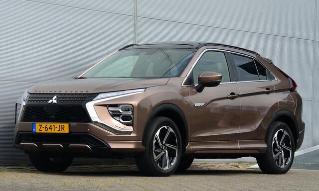 Mitsubishi ECLIPSE Cross PHEV 2.4 INSTYLE 4WD | PLUG IN HYBRID | FULL OPTIONS | ADAPTIEF CRUISE | LEER | PANORAMADAK | FABRIEKSGARANTIE TOT 01-11-2030* | ALL IN RIJKLAARPRIJS