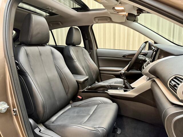 Mitsubishi ECLIPSE Cross 1.5 DI-T *Schuif-/Kanteldak* Head-Up / Leder / Keyless / 360 / Leder / Stoel-/Stuurverw. / Cruise / Navigatie / 18'' LMV