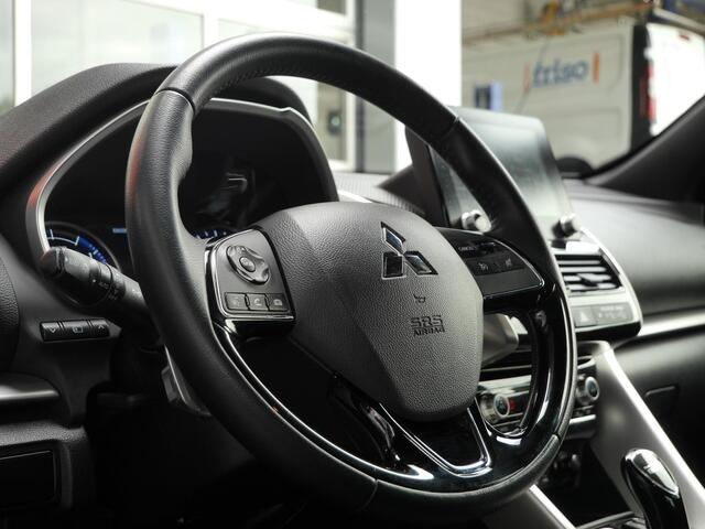 Mitsubishi ECLIPSE Cross 2.4 PHEV Intense+ | Stoelverwarming | Camera | Sensoren v+a | Navigatie | 18inch Velgen | Keyless entry & Start