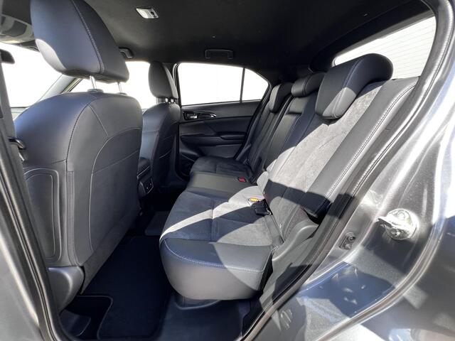 Mitsubishi ECLIPSE Cross 2.4 PHEV Executive S-AWC 4WD Automaat / Dealer onderhouden / EAER bereik 45 km / Navi / Cam 360° / Apple Carplay Android / Adapt. CC / Stuur-, stoel- en achterbankverwarming /