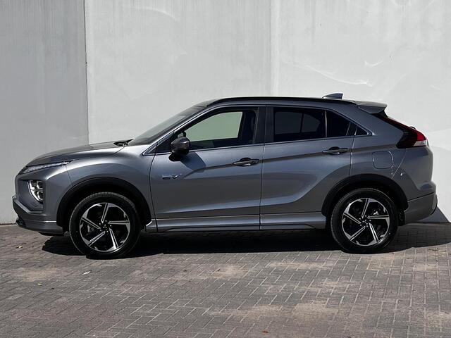 Mitsubishi ECLIPSE Cross 2.4 PHEV Executive S-AWC 4WD Automaat / Dealer onderhouden / EAER bereik 45 km / Navi / Cam 360° / Apple Carplay Android / Adapt. CC / Stuur-, stoel- en achterbankverwarming /