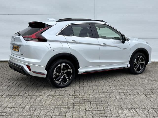 Mitsubishi ECLIPSE Cross 2.4 PHEV Instyle / Schuif/kantel-dak / Adaptive Cruise Control / Lederen bekleding / Elektrisch verstelbare bestuurdersstoel / Stoel- en stuurwielverwarming
