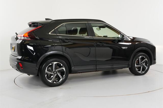 Mitsubishi ECLIPSE Cross 2.4 PHEV 188 pk 4 WD | Camera | Stl. verw. | Apple/Android | Parelmoer | Cruise |