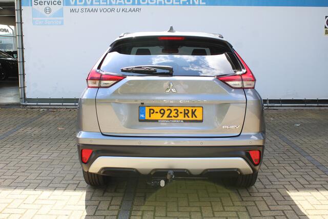 Mitsubishi ECLIPSE Cross 2.4 PHEV Intense+ | Incl. 12 maanden Garantie | Achteruitrijcamera | Parkeersensoren V+A | Trekhaak | Keyless entry/start | Cruise controle | Stoelverwarming | Elektrisch verstelbare stoel | Apple Carplay/Android Auto | Climate controle | Navigatie