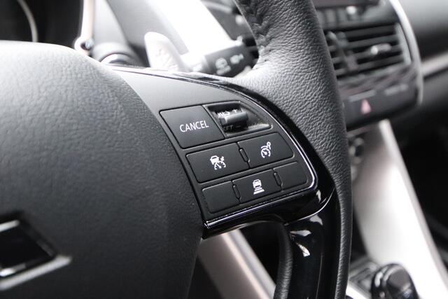 Mitsubishi ECLIPSE Cross 2.4 PHEV Executive Adaptive cruise,