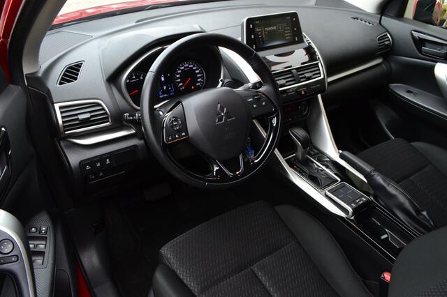 Mitsubishi ECLIPSE 1.5 DI-T Instyle Camera/LED/18'' inch/Carplay