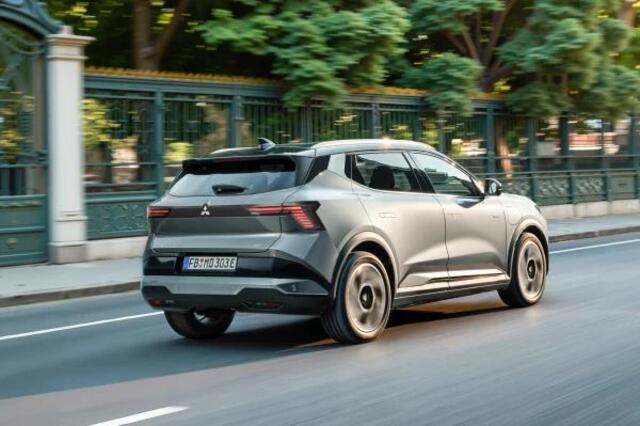 Mitsubishi ECLIPSE Cross EV 87 kWh Instyle / Nieuw Model! / 100% Elektrisch / 621 KM WLTP / 1.100 KG Trekgewicht / Afbeeldingen Kunnen Afwijken Van De Werkelijke Uitvoering /