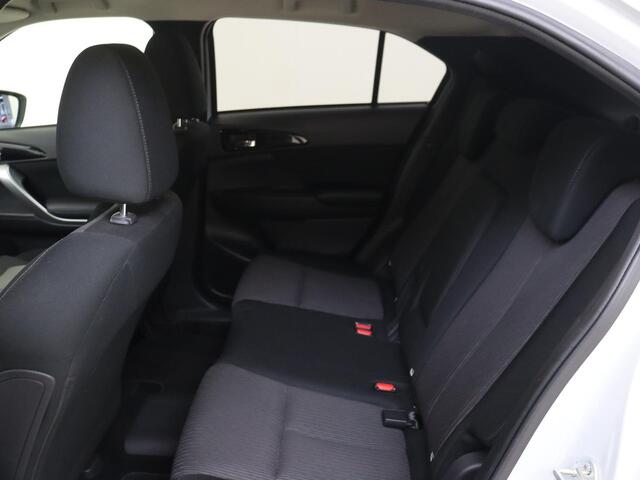 Mitsubishi ECLIPSE Cross 2.4 PHEV Intense 188 PK | Navigatie | Climate Control | Parkeersensoren Achter | Achteruitrijcamera | Keyless Entry | Cruise Control & Snelheidsbegrenzer