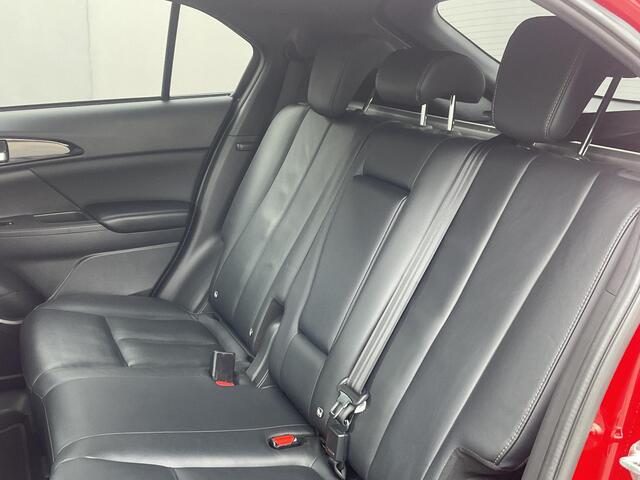 Mitsubishi ECLIPSE Cross 2.4 PHEV Instyle / 8 jaar FabrieksGarantie / Schuifdak / Lederen Bekleding / Adaptieve Cruise Control / 1500kg Trekgewicht / HUD / Rondomzicht Camera