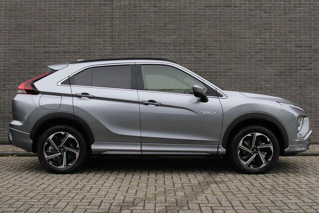 Mitsubishi ECLIPSE Cross 2.4 PHEV Black Edition Automaat, Navigatie, Cruise/Climate control, Apple carplay/Android auto, 360 Camera, Audio/Bluetooth/DAB
