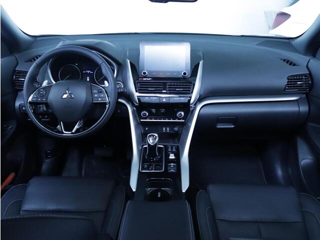 Mitsubishi ECLIPSE Cross 2.4 PHEV Instyle | Navigatie | Panoramadak | Trekhaak | HUD | Cruise control adaptief |