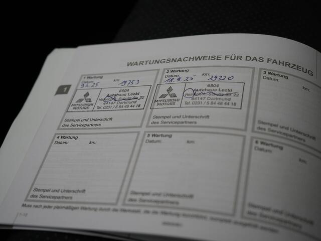 Mitsubishi ECLIPSE Cross 2.4 Black Edition Plug In Hybrid 188pk Dealer O.H. PHEV | Trekhaak Afn. | 360 Camera | Adaptive Cruise | Sportstoelen & Stuur Verwarmd | Navigatie Via TomTom | Apple Carplay | Keyless | Blis | DAB |