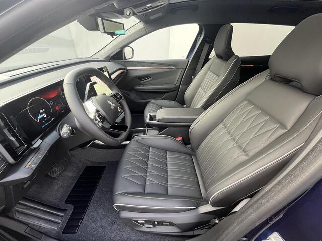 Mitsubishi ECLIPSE Cross Instyle 87 kWh / ¤2000 introductiekorting / Nieuw Model! / 100% Elektrisch / 621 KM WLTP / 1.100 KG Trekgewicht / 8 jaar Fabrieksgarantie / Elektrochromatisch glazen Panoramadak / 360° Camera / Google Maps Navigatie / Stuurwiel- en Stoelverwarming v