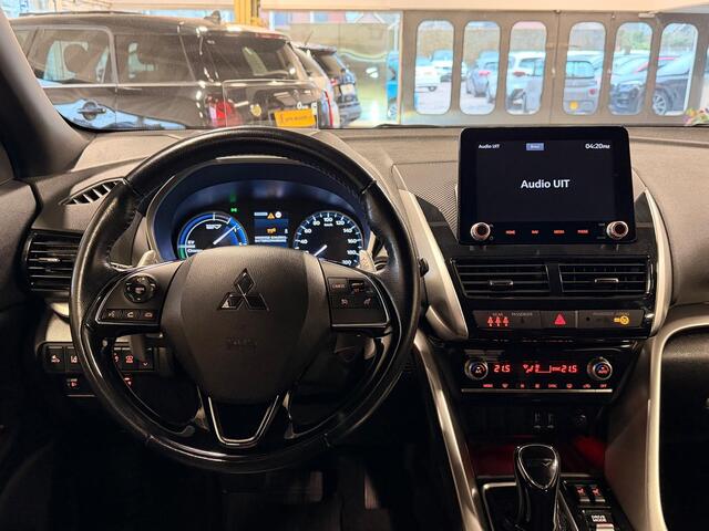 Mitsubishi ECLIPSE Cross 2.4 PHEV Intense / Navi / Trekhaak / Camera / half leder / HUD