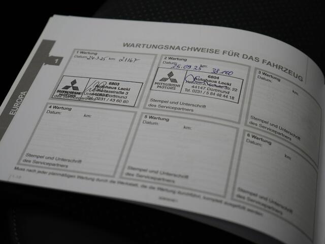 Mitsubishi ECLIPSE Cross 2.4 Black Edition Plug In Hybrid 188pk Dealer O.H. PHEV | Trekhaak Afn. | Adaptive Cruise | 360 Camera | Alcantara Sportstoelen & Stuur Verwarmd | Apple Carplay | Navigatie Via TomTom | Keyless | Blis | DAB |