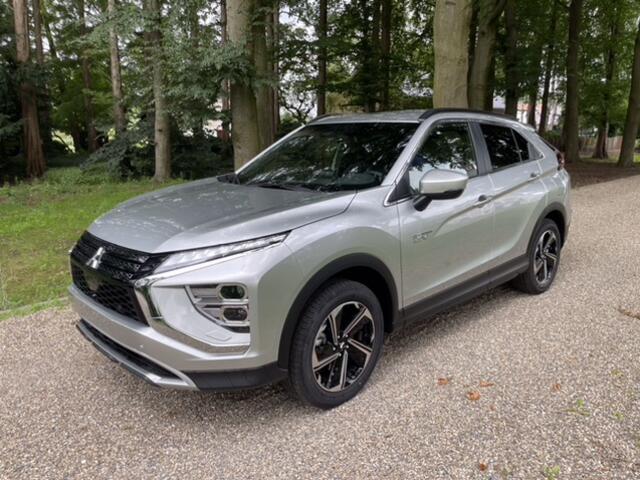 Mitsubishi ECLIPSE Cross 2.4 PHEV Intense+