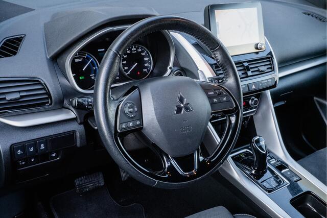 Mitsubishi ECLIPSE Cross 2.4 PHEV 4WD Intense+ Trekhaak/ Camera/ Full map navigatie/ Stoelverwarming/ Cruise control