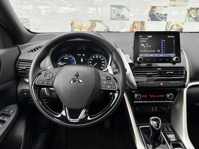 Mitsubishi ECLIPSE Cross 2.4 PHEV Instyle | El. Schuif/kantel dak | Stuur + stoelverwarm