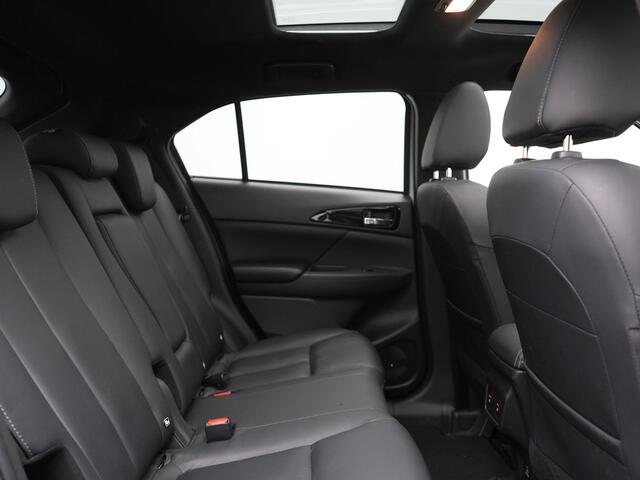 Mitsubishi ECLIPSE Cross 2.4 Instyle PHEV 188pk Dealer O.H. | Trekhaak Af Fabriek | Panodak | Head Up | Adaptive Cruise | 360 Camera | Lederen Sportstoelen Verwarmd | Keyless | Stuur Verwarmd | Apple Carplay | Blis | Navigatie | DAB | Plug In Hybrid |