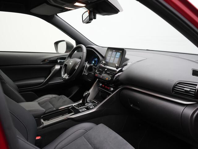 Mitsubishi ECLIPSE Cross 2.4 Black Edition Plug In Hybrid 188pk Dealer O.H. PHEV | Trekhaak Afn. | Adaptive Cruise | 360 Camera | Alcantara Sportstoelen & Stuur Verwarmd | Apple Carplay | Keyless | Blis | Navigatie | DAB |