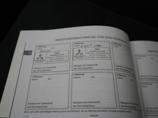 Mitsubishi ECLIPSE Cross 2.4 Black Edition Plug In Hybrid 188pk Dealer O.H. PHEV | Trekhaak Afn. | Adaptive Cruise | 360 Camera | Alcantara Sportstoelen & Stuur Verwarmd | Apple Carplay | Keyless | Blis | Navigatie | DAB |