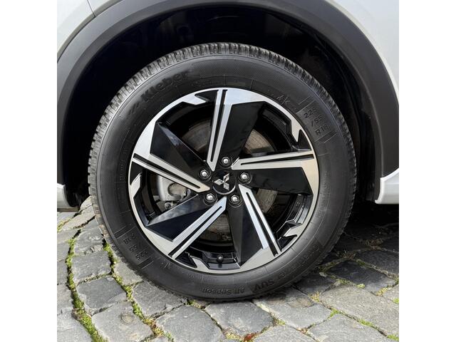 Mitsubishi ECLIPSE Cross 2.4 PHEV Instyle | HEAD-UP | ALL-SEASON | LEDER | NAVI | Schuif/kanteldak | All-in rijklaarprijs