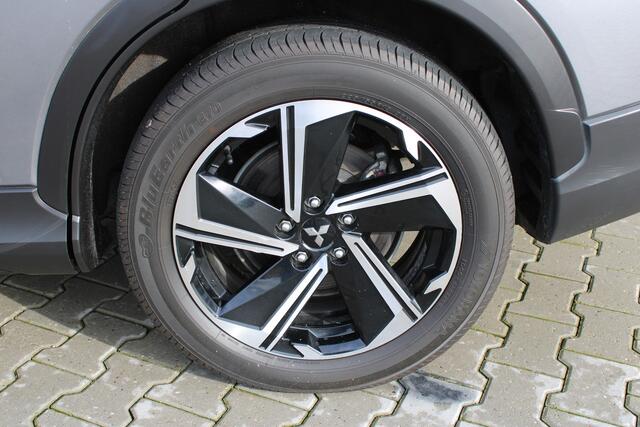 Mitsubishi ECLIPSE Cross 2.4 PHEV Intense+ | Incl. 12 maanden garantie | Trekhaak | Stoelverwarming | Apple carplay/Android auto | Parkeercamera | Navigatie | DAB radio | 100% onderhouden |