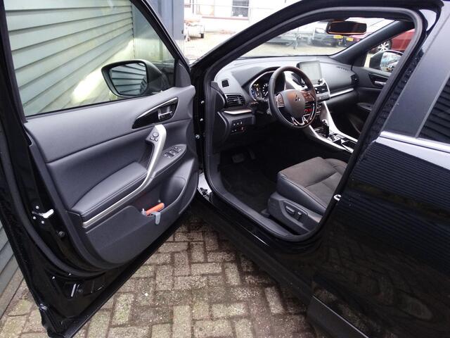 Mitsubishi ECLIPSE Cross 2.4 PHEV Intense+ Rijklaarprijs! Dealer onderhouden!