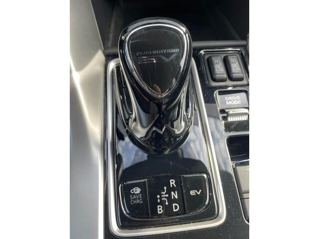 Mitsubishi ECLIPSE Cross 2.4 PHEV Black Edition Navigatie, Climate Control, Cruise Control, Afn.Trekhaak, Stoel/Stuurverwarming,