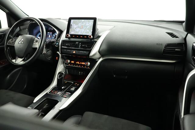 Mitsubishi ECLIPSE Cross 2.4 PHEV Intense / Navi / Trekhaak / Camera / half leder / HUD