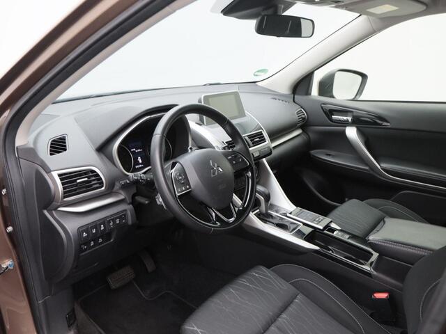 Mitsubishi ECLIPSE Cross 1.5 DI-T Intense 163 Pk Automaat | Trekhaak | Camera | Climatronic | CarPlay | 18 Inch | 76.129 Km !!