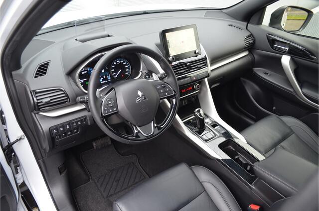 Mitsubishi ECLIPSE Cross PHEV 2.4 INSTYLE 4WD | PLUG IN HYBRID | V2H | SoH 88% | FULL OPTIONS | SCHUIFDAK | ADAPTIEF CRUISE | LEDER | TREKHAAK 1500KG | FABRIEKSGARANTIE TOT 19-12-2030* | ALL IN RIJKLAARPRIJS